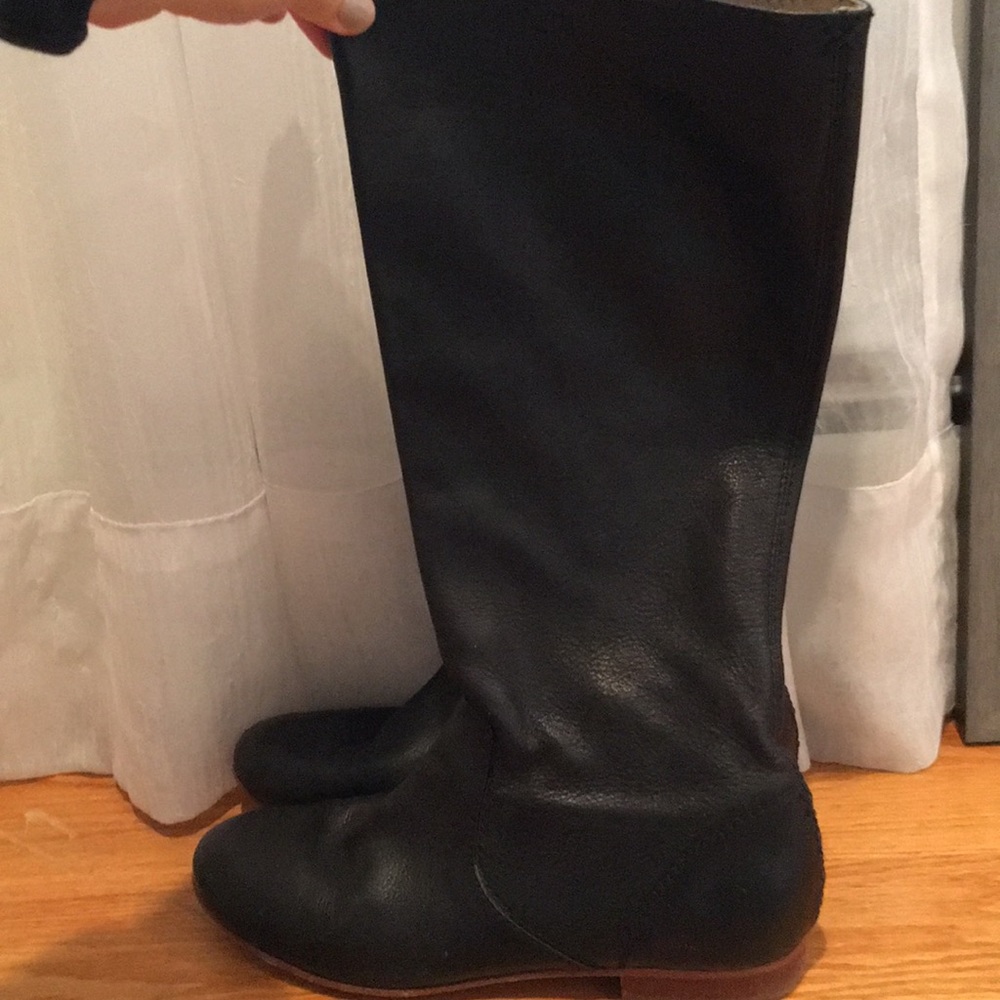 Frye black boot